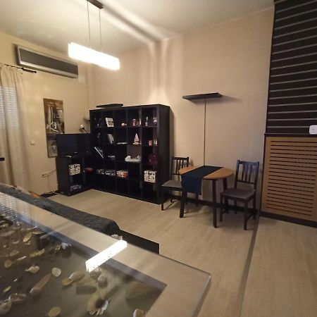 Modern Apartment, 5΄ Walk From Central Metro Station Athen Eksteriør billede