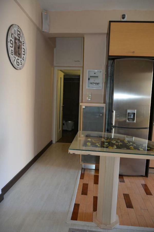 Modern Apartment, 5΄ Walk From Central Metro Station Athen Eksteriør billede