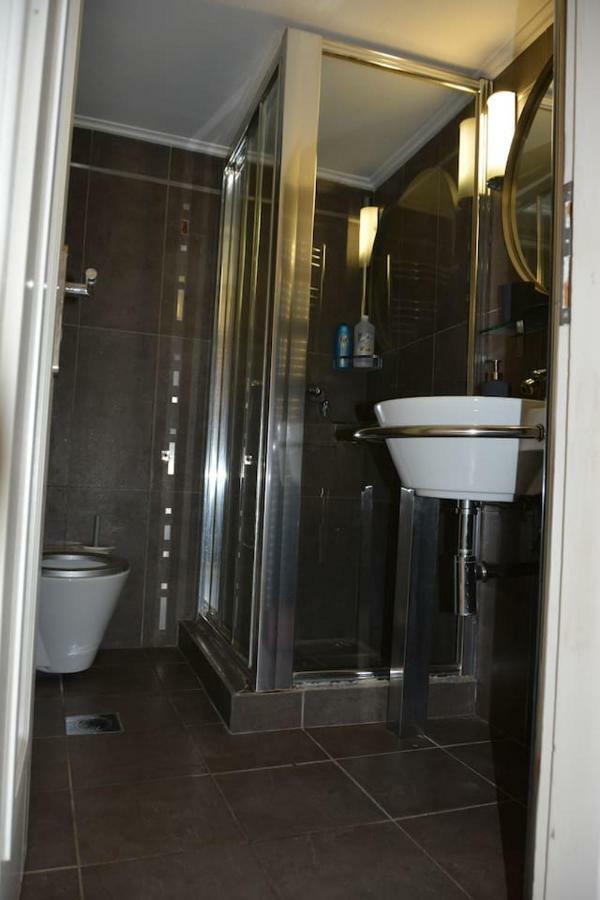 Modern Apartment, 5΄ Walk From Central Metro Station Athen Eksteriør billede
