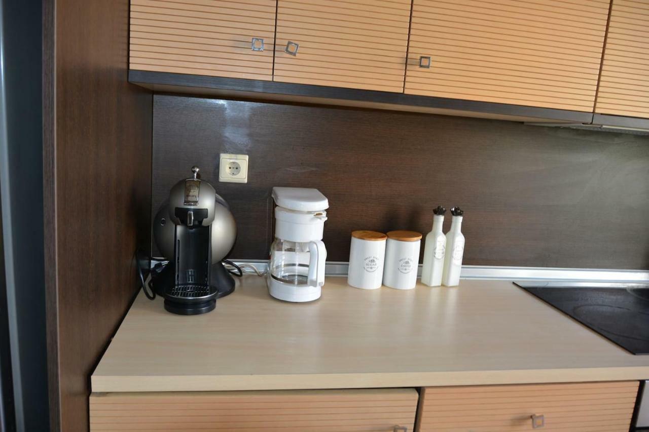 Modern Apartment, 5΄ Walk From Central Metro Station Athen Eksteriør billede