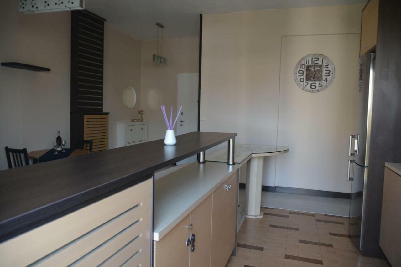 Modern Apartment, 5΄ Walk From Central Metro Station Athen Eksteriør billede